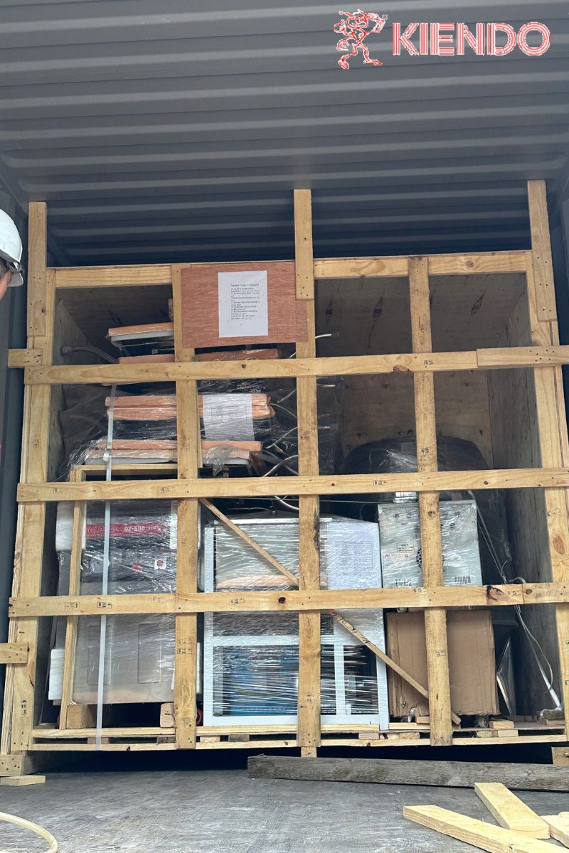 Lashing chằng buộc hàng hoá trên container