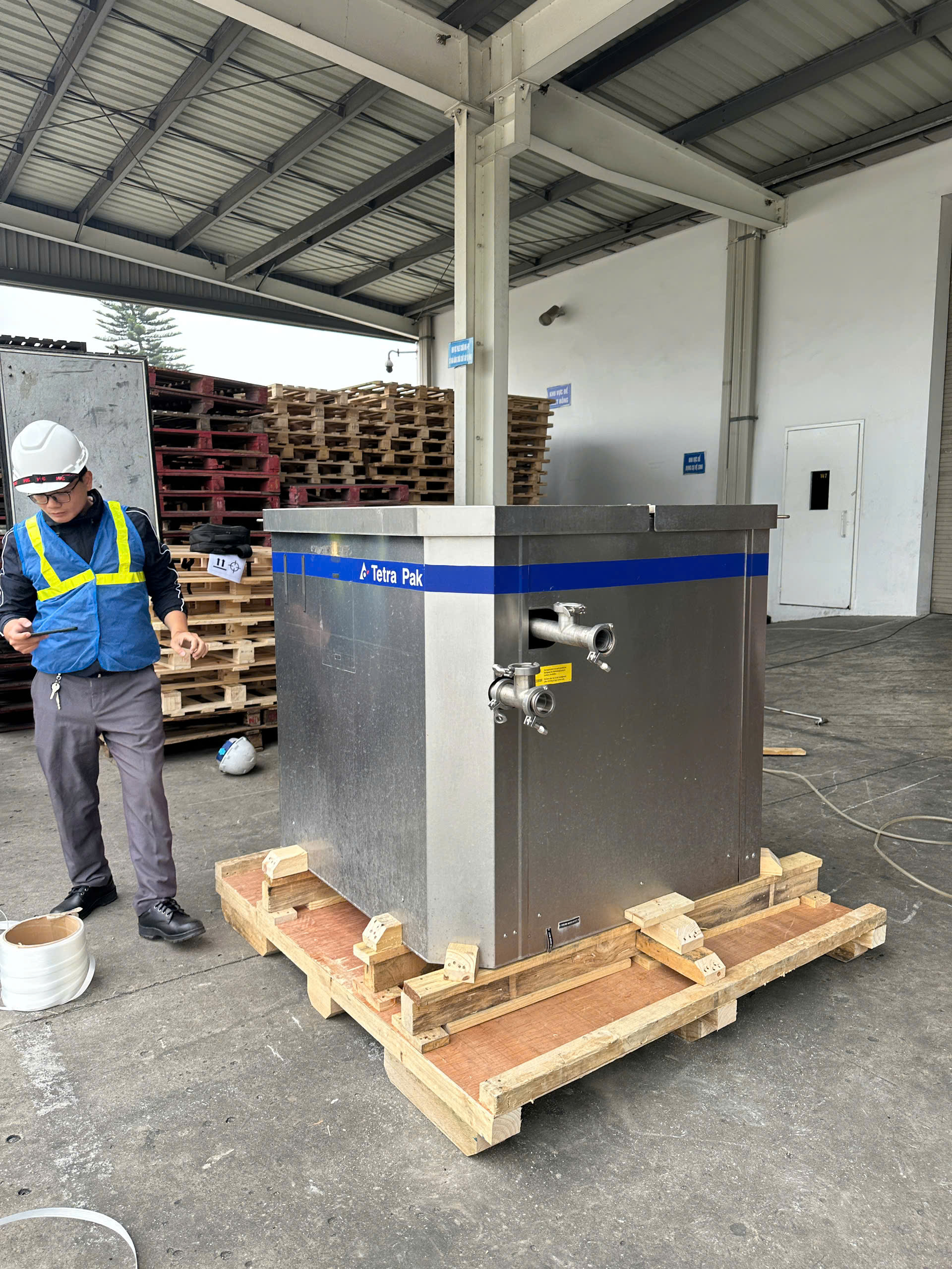 Quy trình đóng thùng gỗ chuyên nghiệp của Kiến Đỏ tại Vinamilk Thanh Hóa