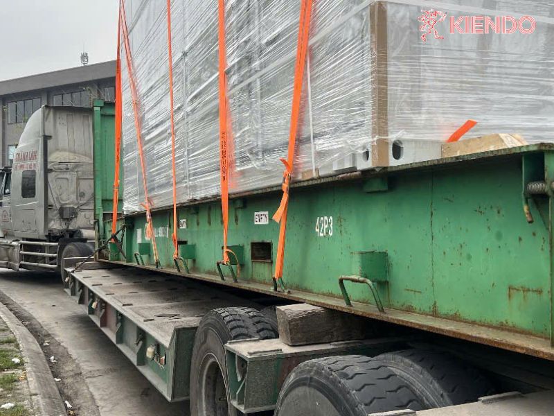 Không lashing đúng kỹ thuật khiến hàng hoá bị xê dịch khi vận chuyển