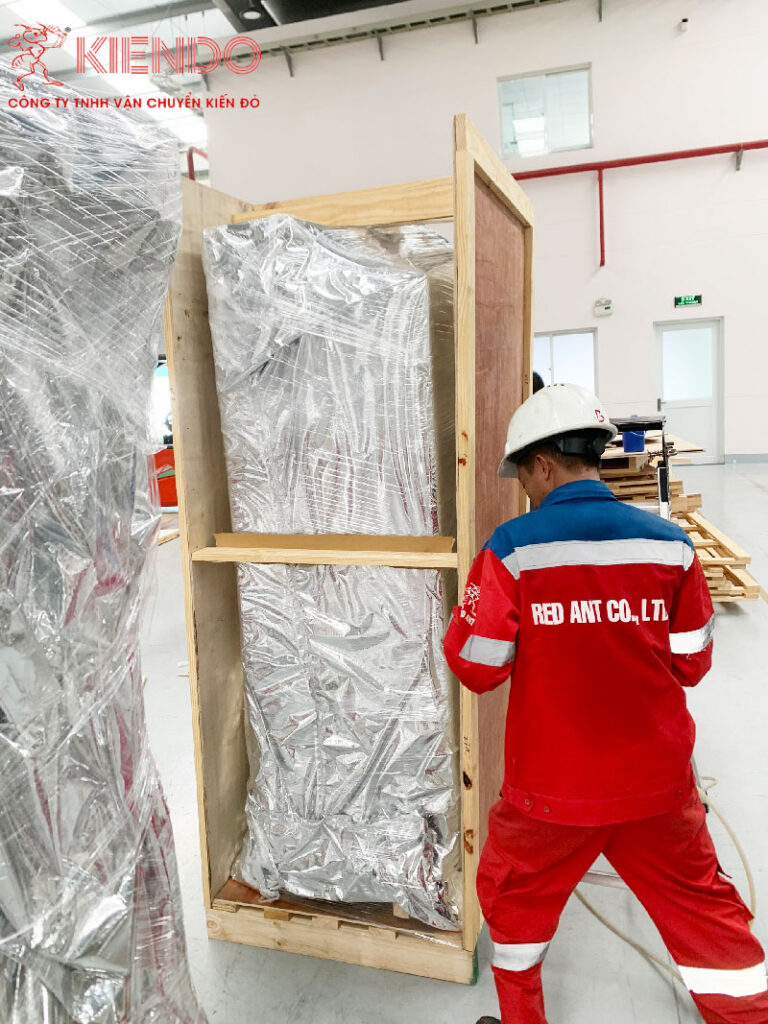 Quy trình đóng gói kết hợp hút chân không và thùng gỗ CHUẨN